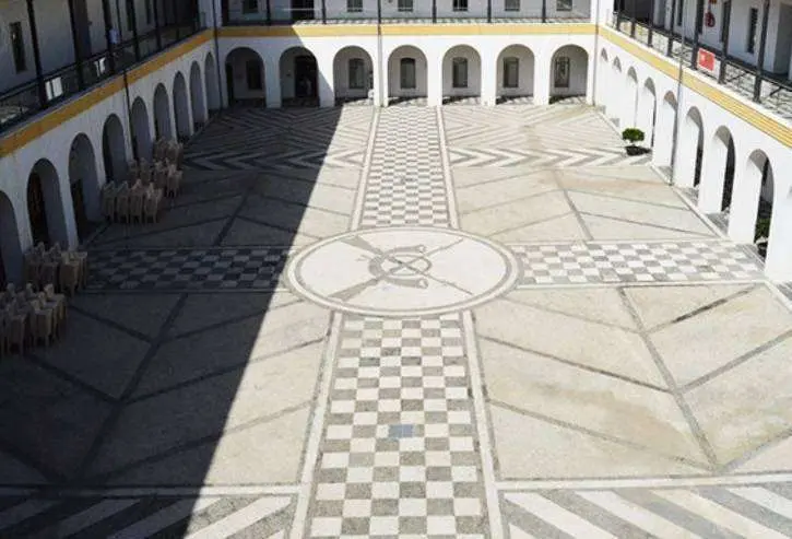 retocada universitarios
