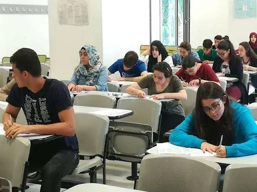becas