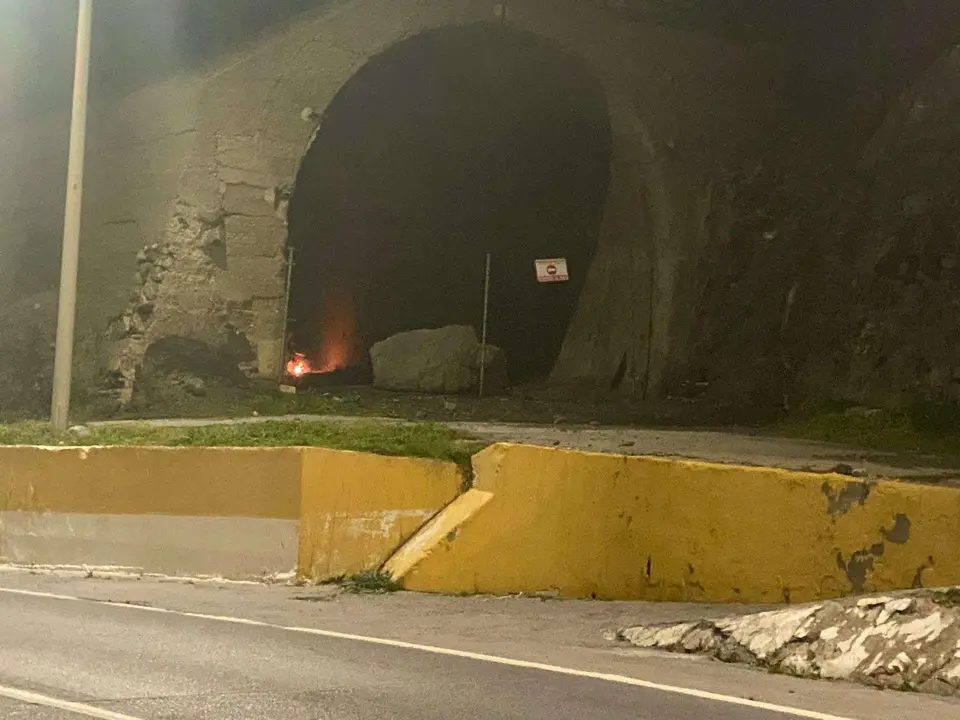 t&uacute;nel