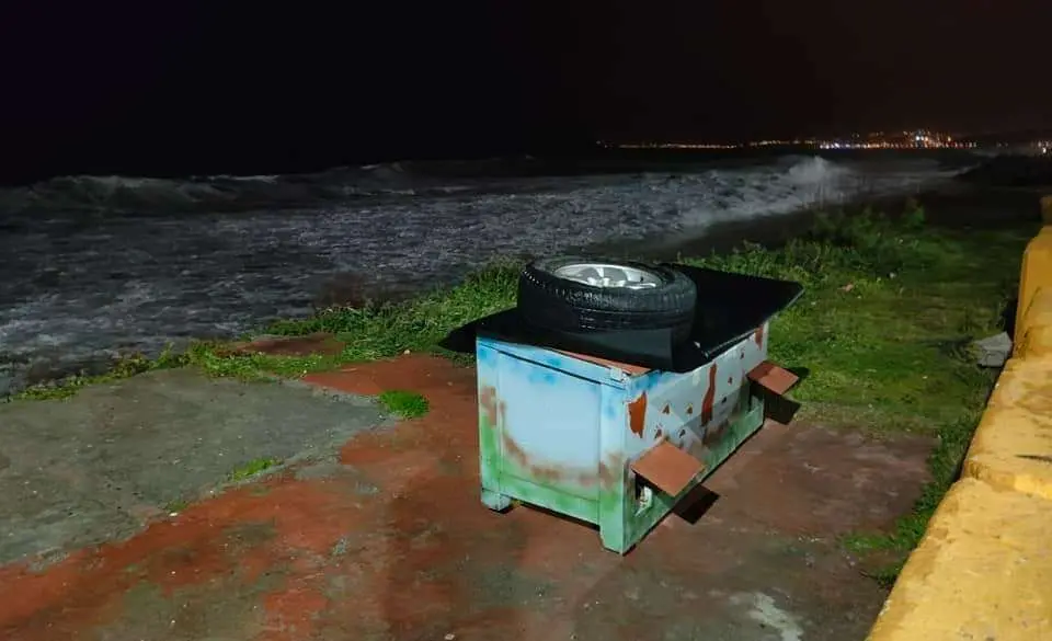 Casetas de gatos, aportadas por Comunidad Gatuna y controladas por AGREVICE,  sustra&iacute;das. (CEDIDA)