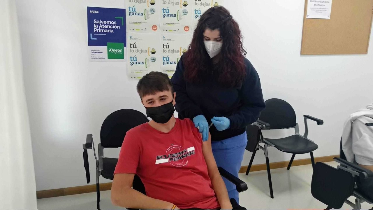 Vacuna Meningitis CS Otero Enfermera