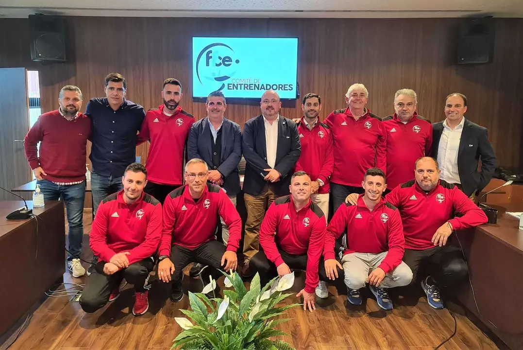 David Guti&eacute;rrez, presidente del comit&eacute; nacional de entrenadores visita la FFCE