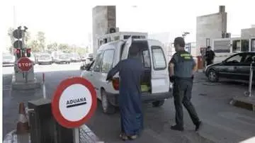 Paso fronterizo de Beni Enzar, en Melilla, guardia civil