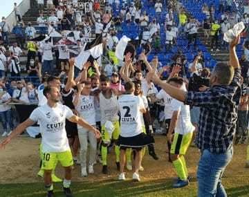 Victoria del Ceuta sobre el Cacereño (3-0) que le mete en el 'play off"