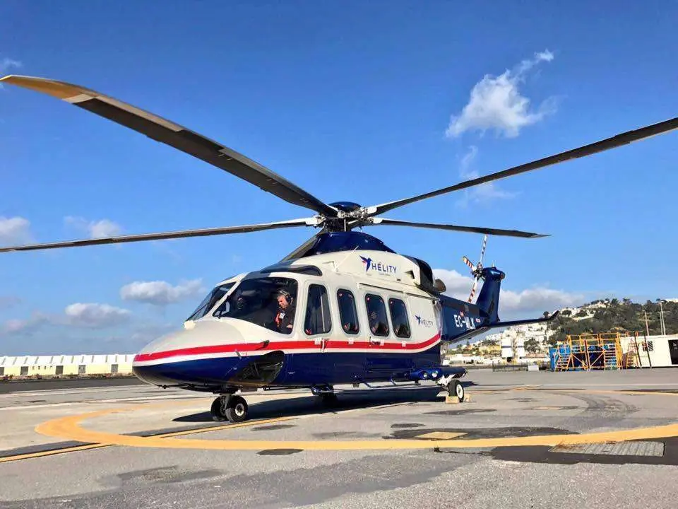 helic&oacute;ptero de la compa&ntilde;&iacute;a Hélity en el helipuerto de Ceuta