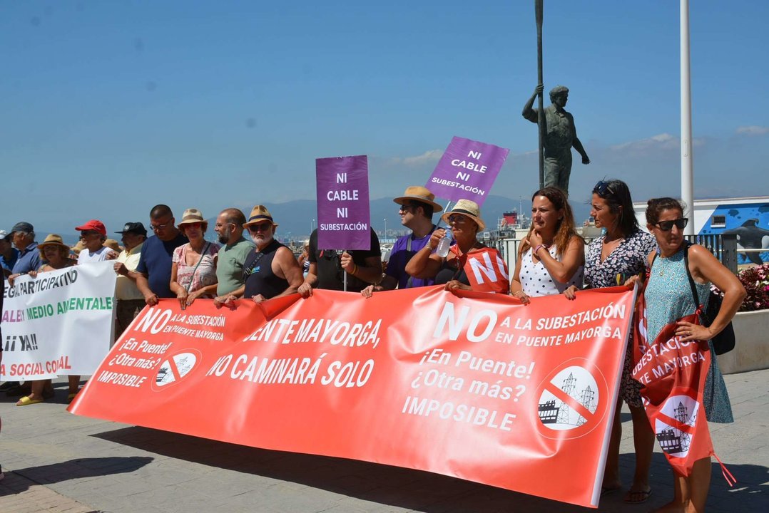 Manifestación contra la subestación eléctrica en Puente Mayorga