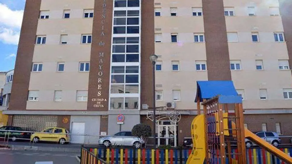 Residencia Virgen de &Aacute;frica (fachada)