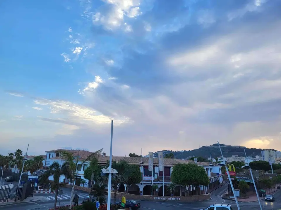 Nubes en el Poblado Marinero