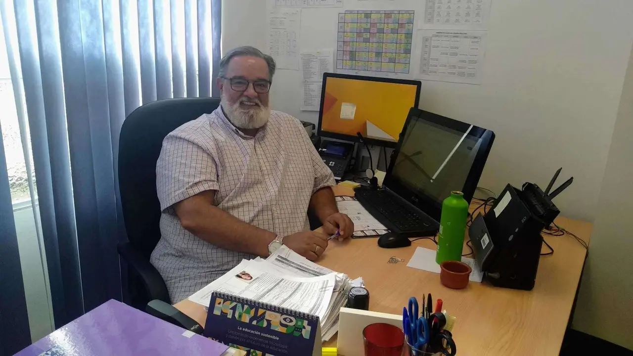Javier Rodr&iacute;guez, director del IES Almina