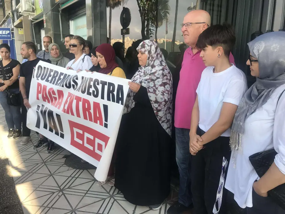 Concentraci&oacute;n de los trabajadores de la empresa de limpieza H&eacute;rcules