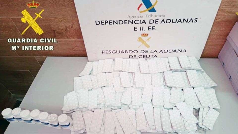 Fármacos intervenidos por la Guardia Civil en el puerto (GUARDIA CIVIL)