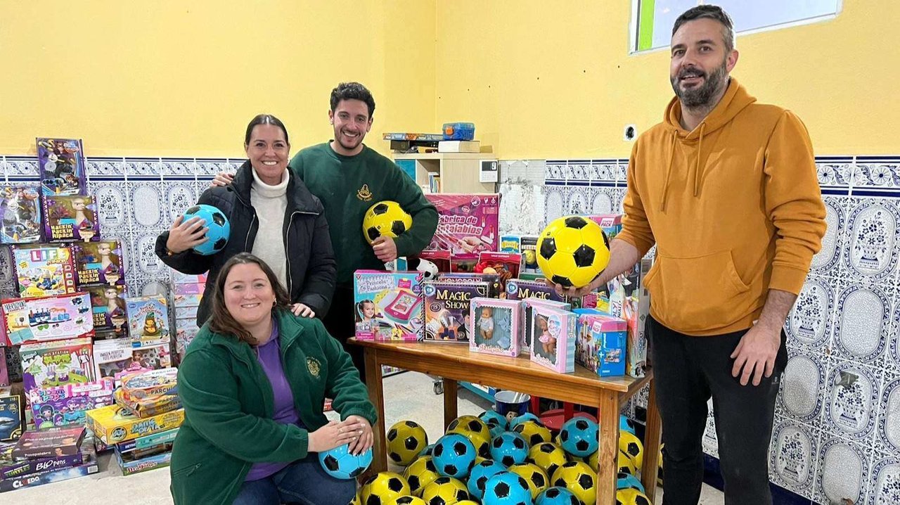 "Un juguete, una sonrisa", la campaña solidaria organizada por la Hermandad del Rocío.