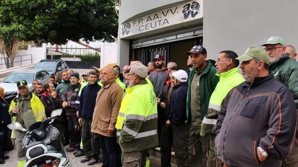 Concentración de Brigadas Verdes en la sede de la FPAV
