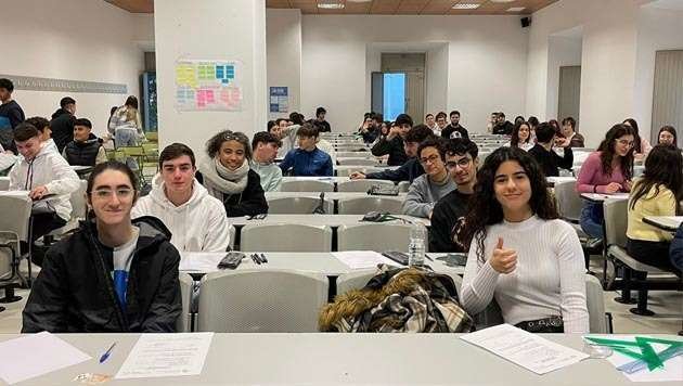 Estudiantes participantes en la fase local de la Olimpiada Matemática (CEDIDA)