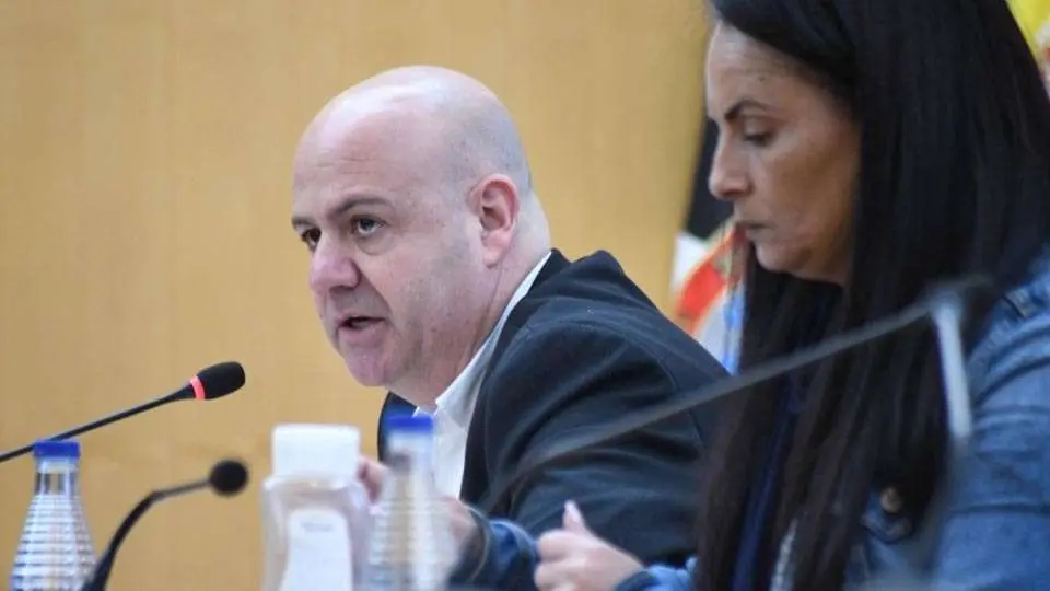El portavoz del PSOE en la Asamblea, durante una de sus intervenciones ante el pleno (C.A.)
