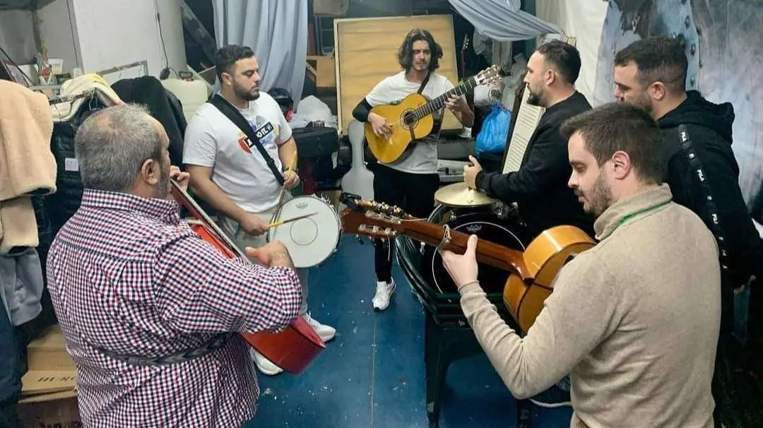 La conquista del pan, ensayo de la comparsa de Josemi Romero y Alfredo Luque