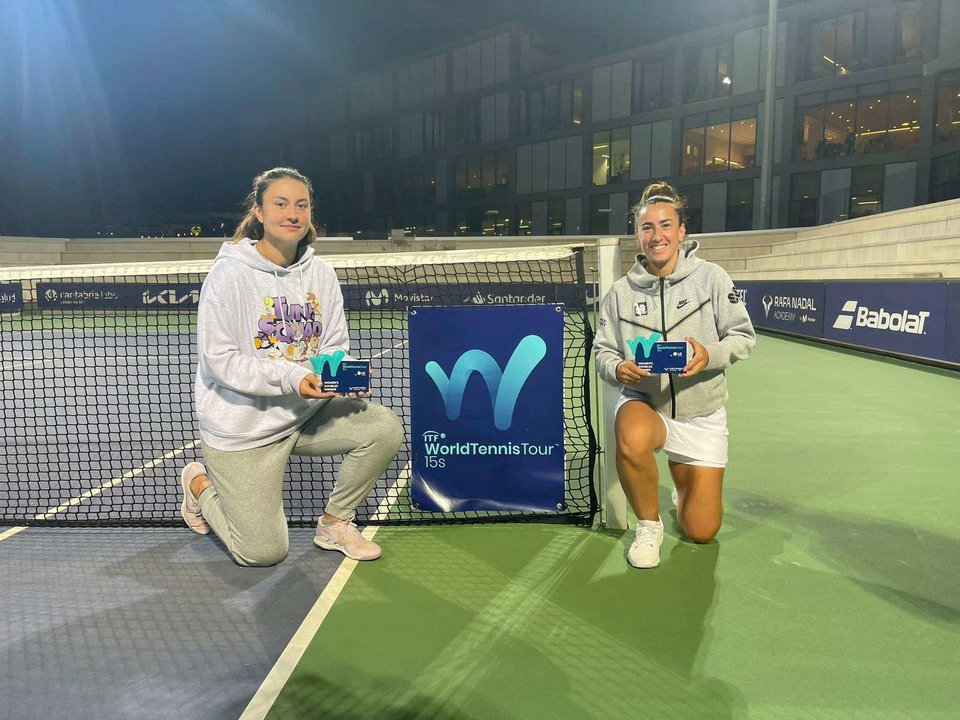 Parres, campeona de dobles en Manacor junto a Ioana Rosca