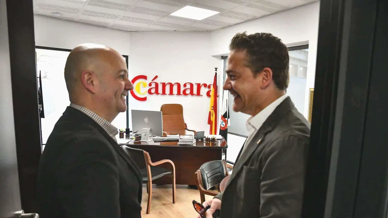 Juan Guti&eacute;rrez (PSOE) y Karim Bulaix (P. de la C&aacute;mara de Comercio)