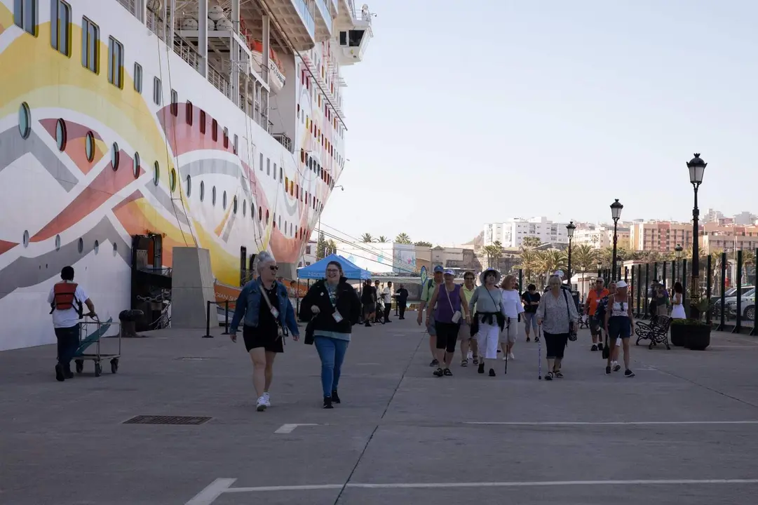 Turistas del crucero &laquo;Norwegian Sun&raquo;