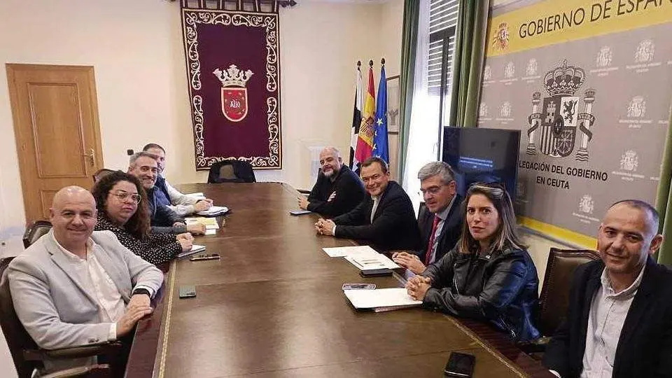 Guti&eacute;rrez y Garc&iacute;a, durante la reuni&oacute;n que ambos han mantenido en la Delegaci&oacute;n del Gobierno (CEDIDA)
