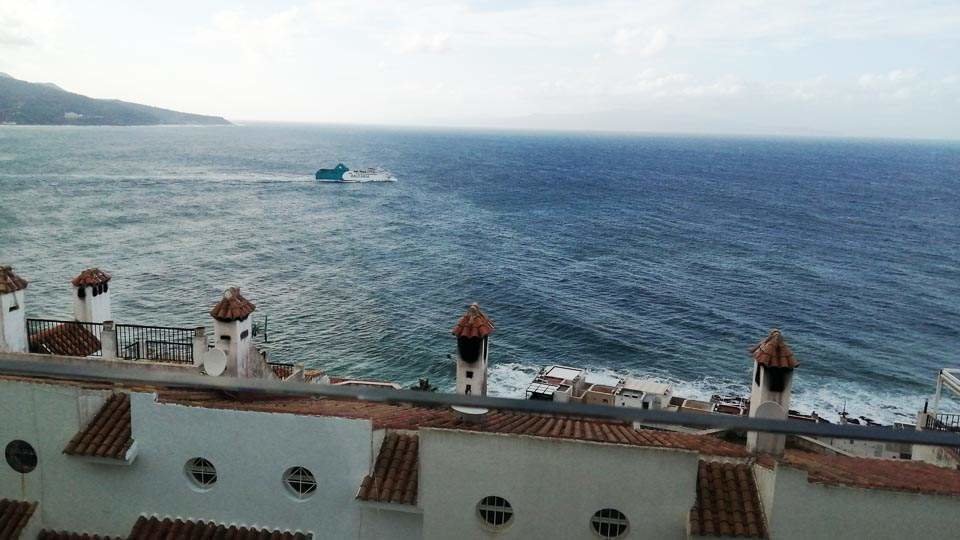 El «Passió per Formentera» abandona Ceuta con destino a Algeciras (C.A./ARCHIVO)