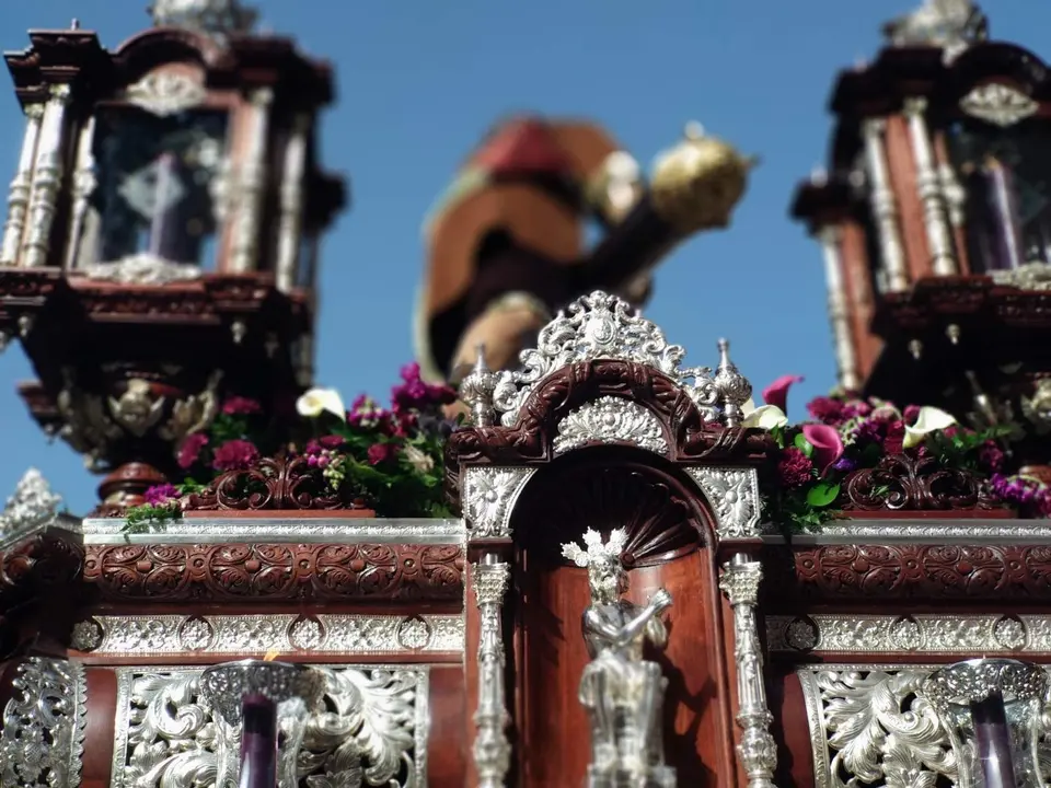 Jes&uacute;s Ca&iacute;do y la virgen de la Amargura