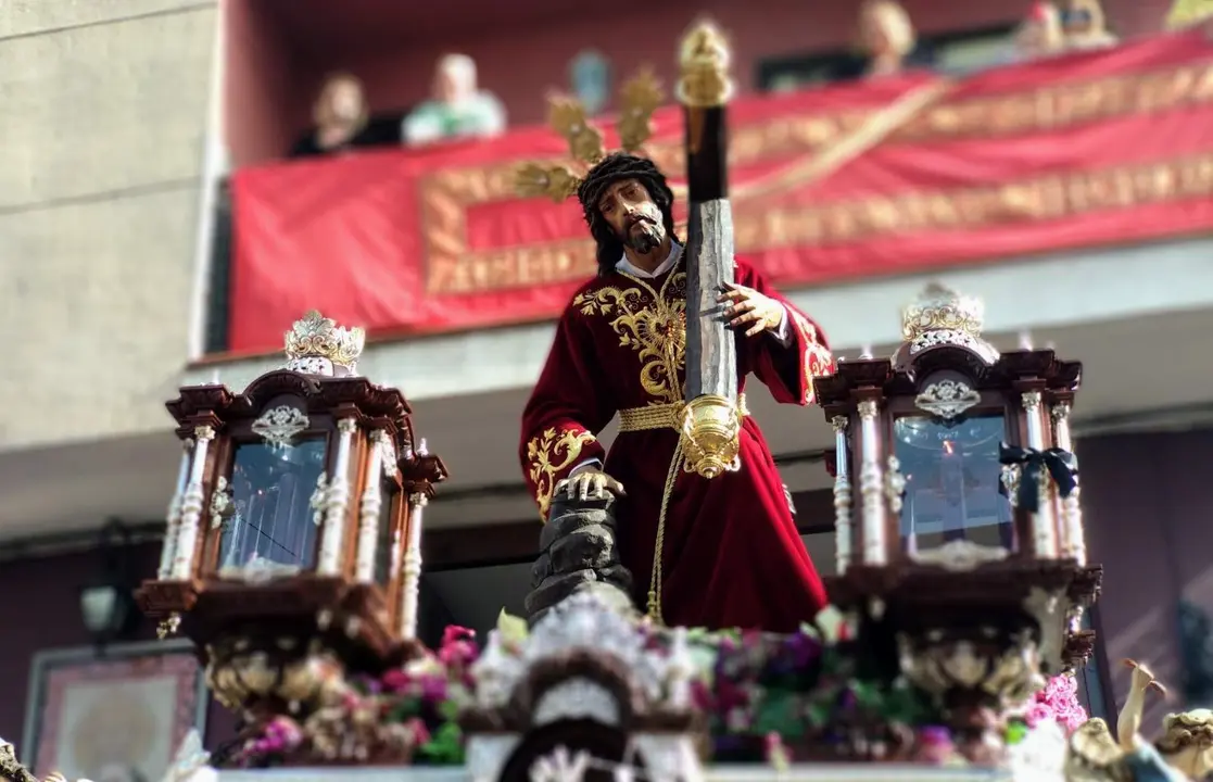 Jes&uacute;s Ca&iacute;do y la virgen de la Amargura
