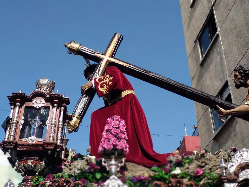 Jes&uacute;s Ca&iacute;do y la virgen de la Amargura