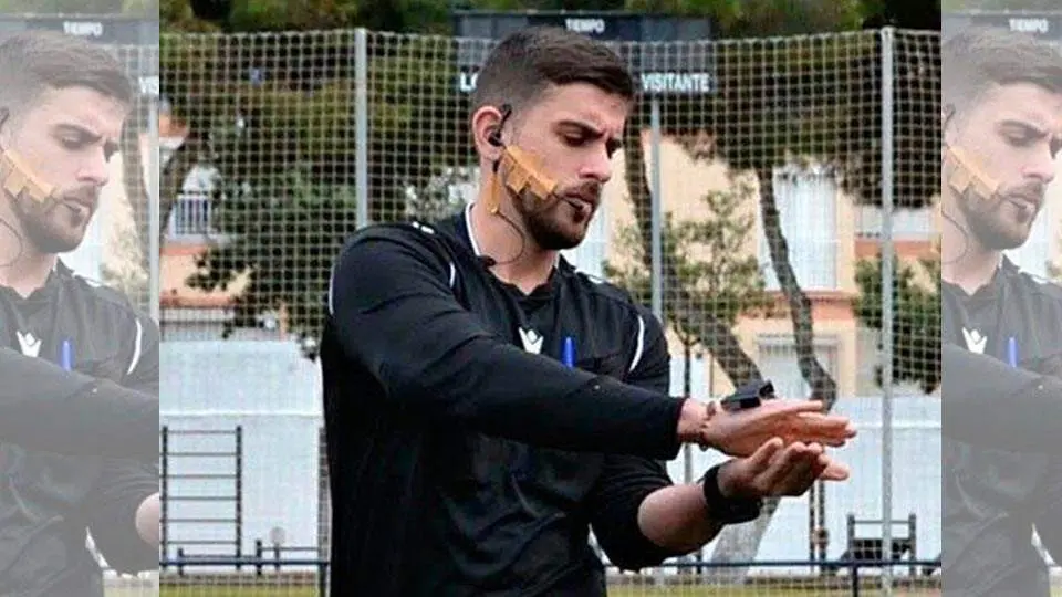 El &aacute;rbitro Antonio Pozo
