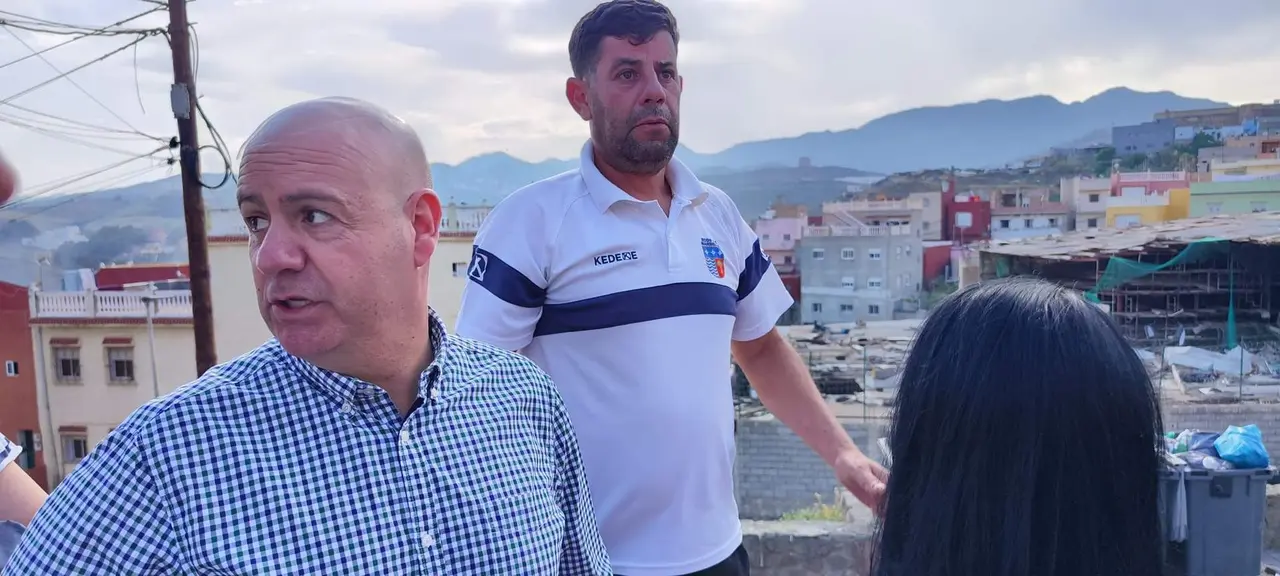 Visita del Psoe a las Casas Nuevas de El Pr&iacute;ncipe
