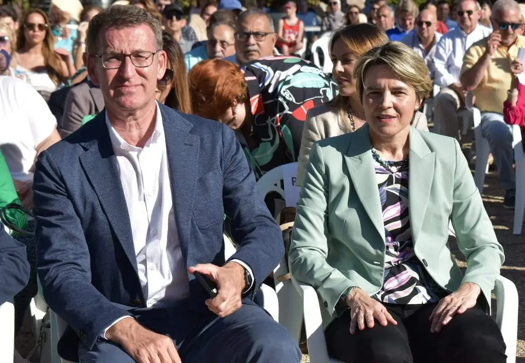 Alberto N&uacute;&ntilde;ez Feij&oacute;o y Juan Vivas en el acto celebrado este jueves en el Parque Mar&iacute;timo