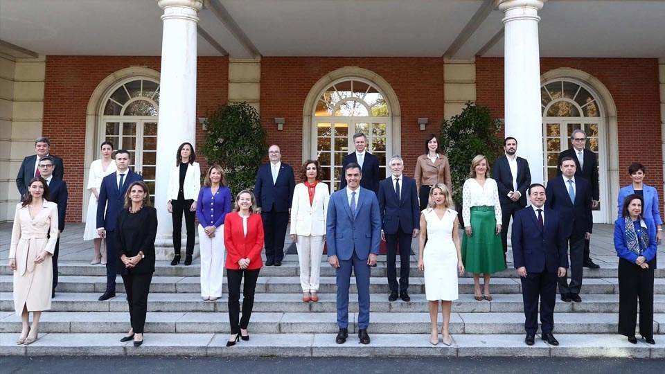 Foto oficial del Gobierno, a las puertas de Moncloa
