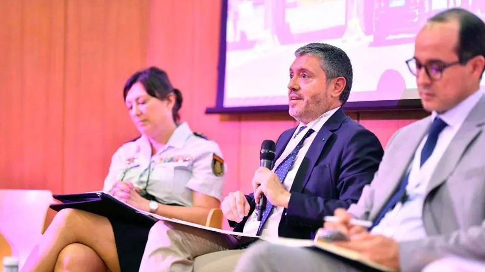 El presidente de la Autoridad Portuaria de Ceuta, Juan Manuel Doncel, durante su intervenci&oacute;n en la reuni&oacute;n de WISTA Spain (CEDIDA)