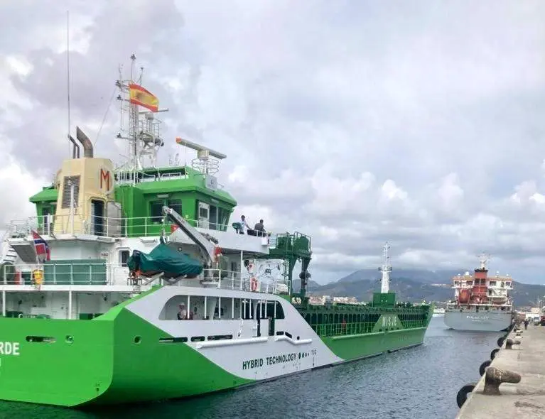 El &laquo;Misje Verde&raquo;, el primer buque &laquo;h&iacute;brido&raquo; atraca en el Puerto de Ceuta (C.A.)