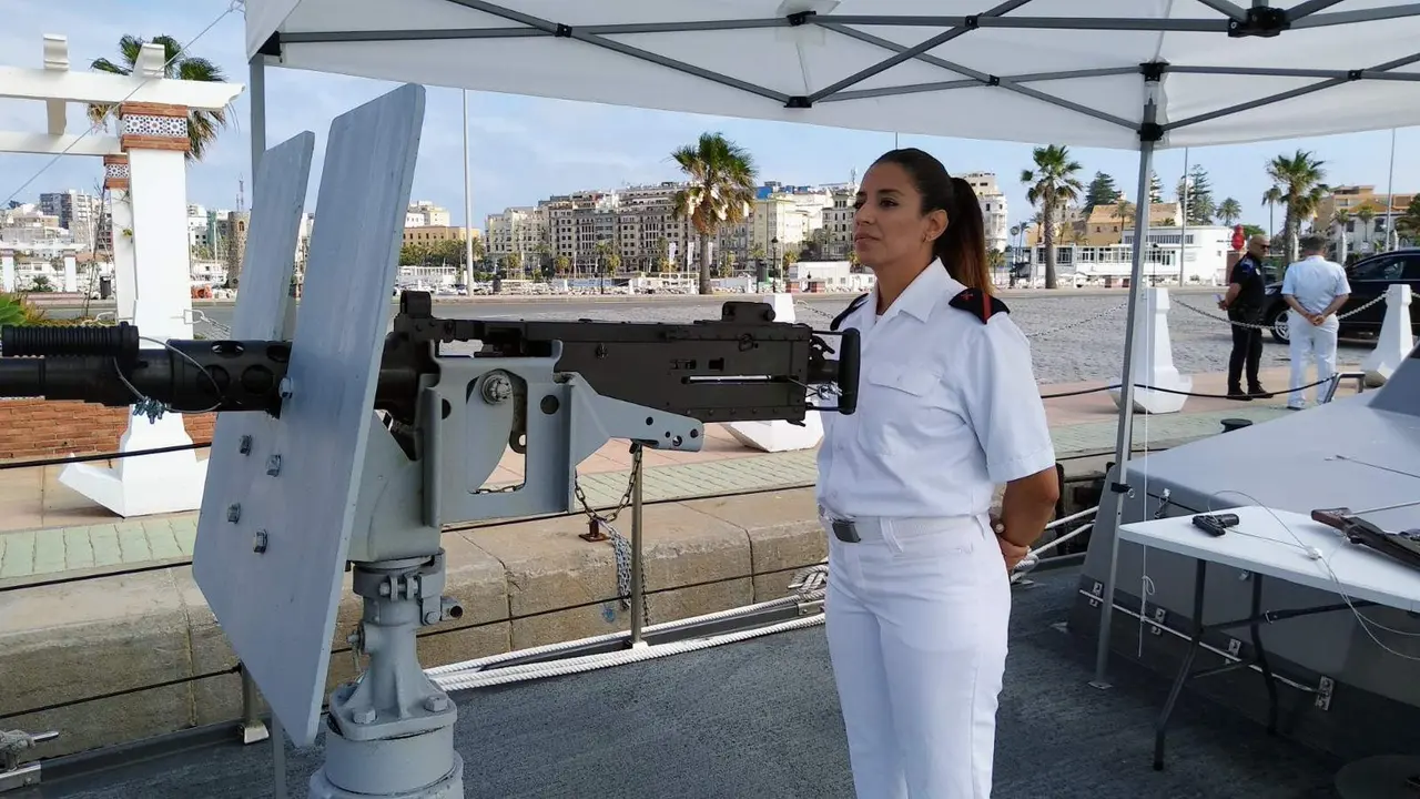 Jornada puertas abiertas en la patrullera Isla de Le&oacute;n por el D&iacute;a de las Fuerzas Armadas