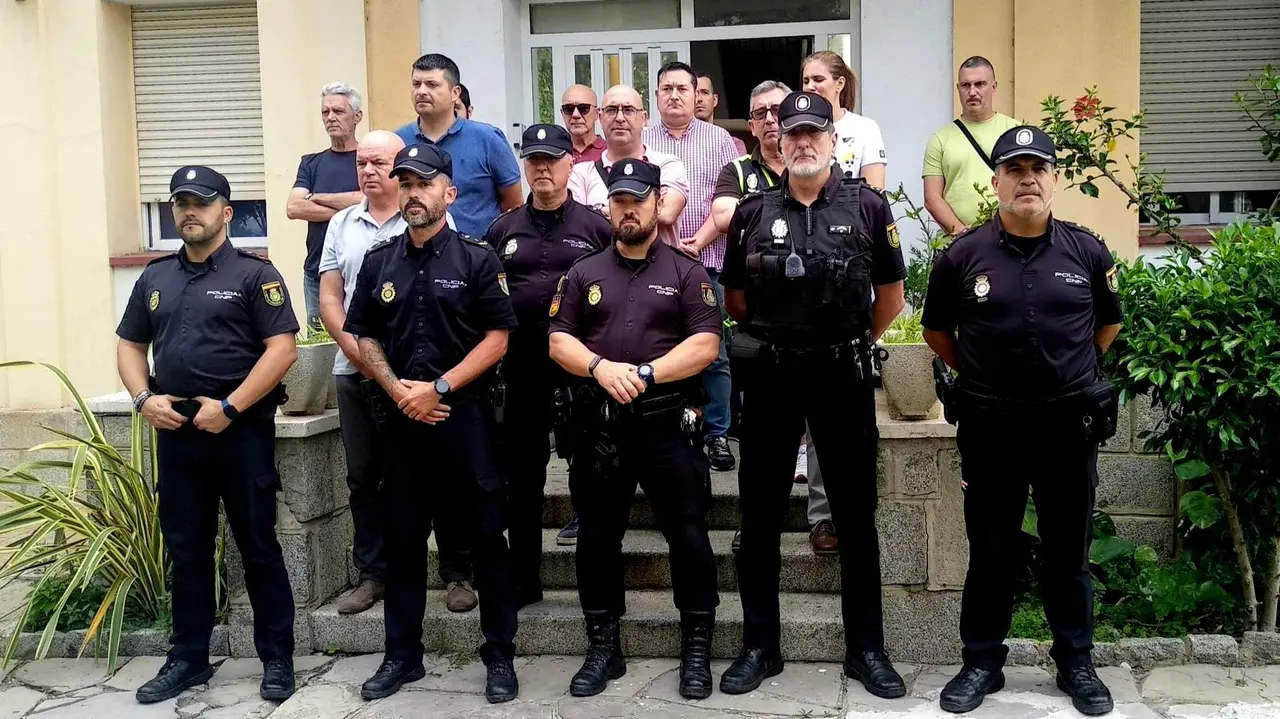 Concentraci&oacute;n del SUP por la muerte de un compa&ntilde;ero en And&uacute;jar