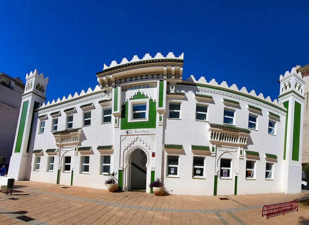 Estaci&oacute;n de Ferrocarril