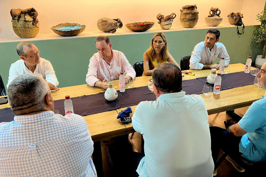  Los candidatos del PP se reúnen con representantes del sector portuario / Daniel Hernández 