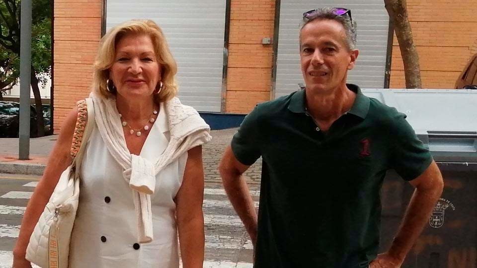 Los candidatos del PSOE al Senado Blanca Gómez y Miguel Señor (C.A.)