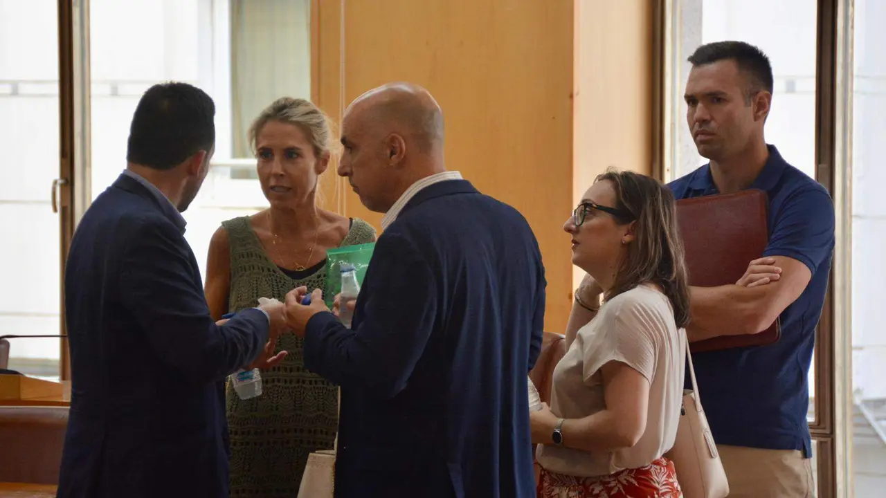 Primera sesi&oacute;n de la legislatura: VOX
