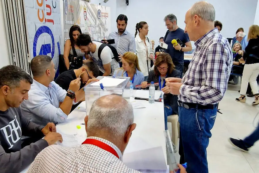  Los ceut&iacute;es ejercen su derecho a voto desde las 09.00 de esta ma&ntilde;ana en los distintos colegios electorales / Archivo 