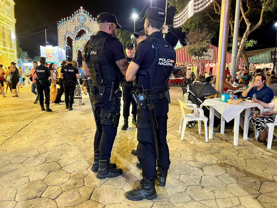 Polic&iacute;a Nacional en el Recinto Ferial