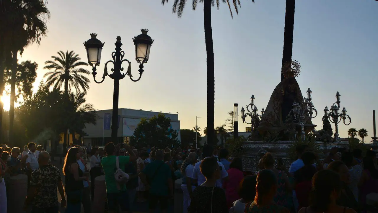 Procesi&oacute;n de la virgen de &Aacute;frica