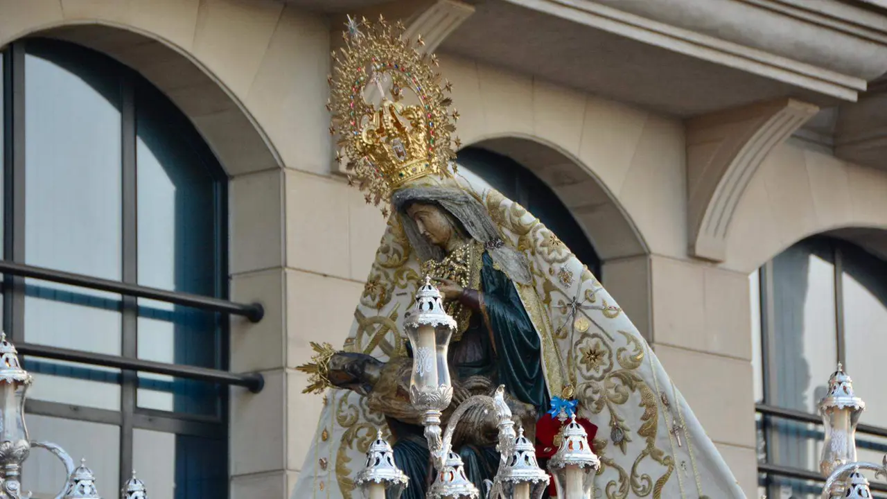 Procesi&oacute;n de la virgen de &Aacute;frica