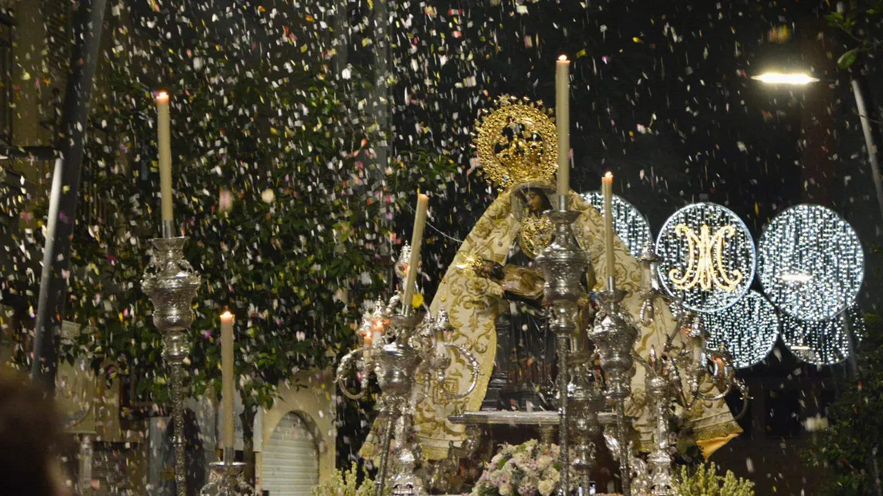 Procesi&oacute;n de la Virgen de &Aacute;frica / Alejandro Castillo