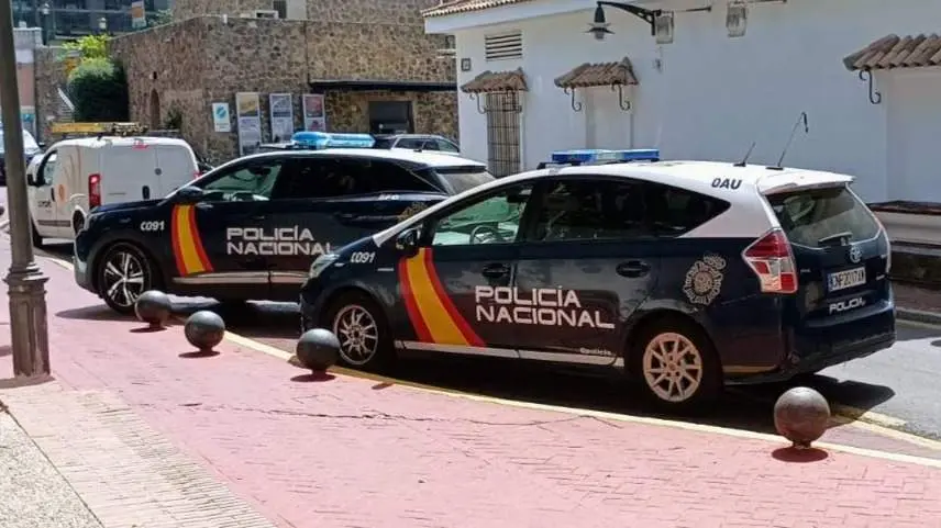 Polic&iacute;a Nacional Poblado Marinero