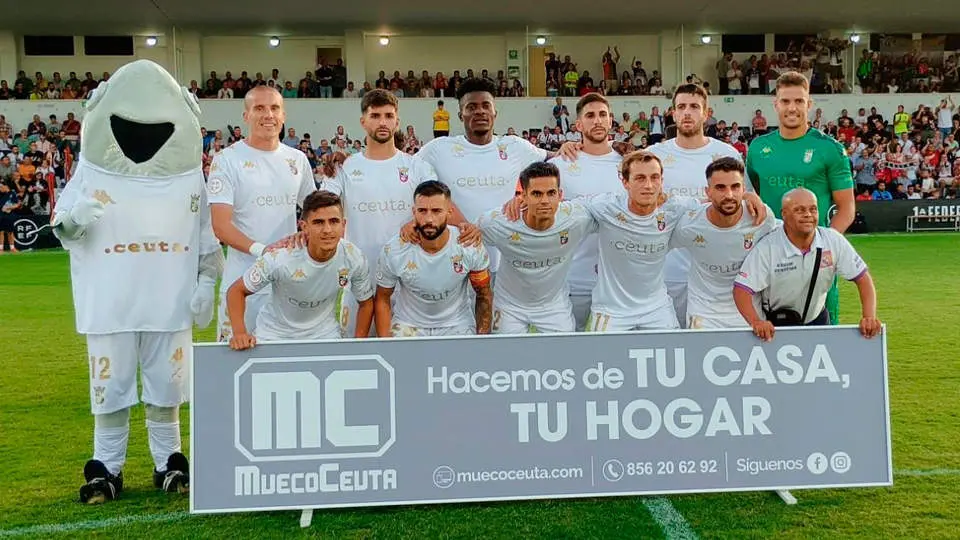 Formaci&oacute;n inicial de la A.D. Ceuta (C.A.)
