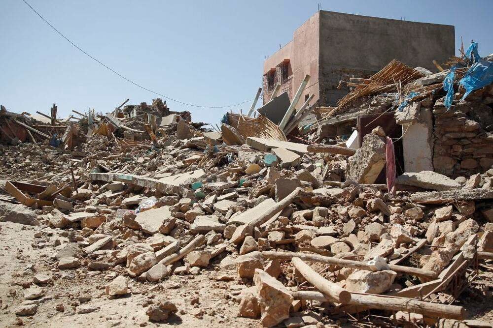 TAFAGAJT (MARRUECOS), 09/09/2023.- Destrozos en la aldea de Tafagajt, en Marruecos, cerca del epicentro del devastador terremoto que ha dejado, hasta el momento, 1.037 muertos y 1.204 heridos en una decena de provincias del país norteafricano. El seísmo, de magnitud 7, tuvo su epicentro en la localidad de Ighil, situada unos 80 kilómetros al suroeste de la ciudad de Marrakech, una zona en la que, según los expertos, no se esperaba que pudiera darse un terremoto de tanta fuerza. EFE/ María Traspaderne
