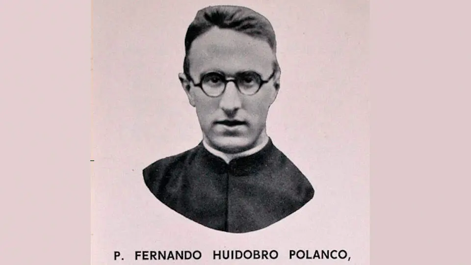 El sacerdote jesuita Fernando Huidobro