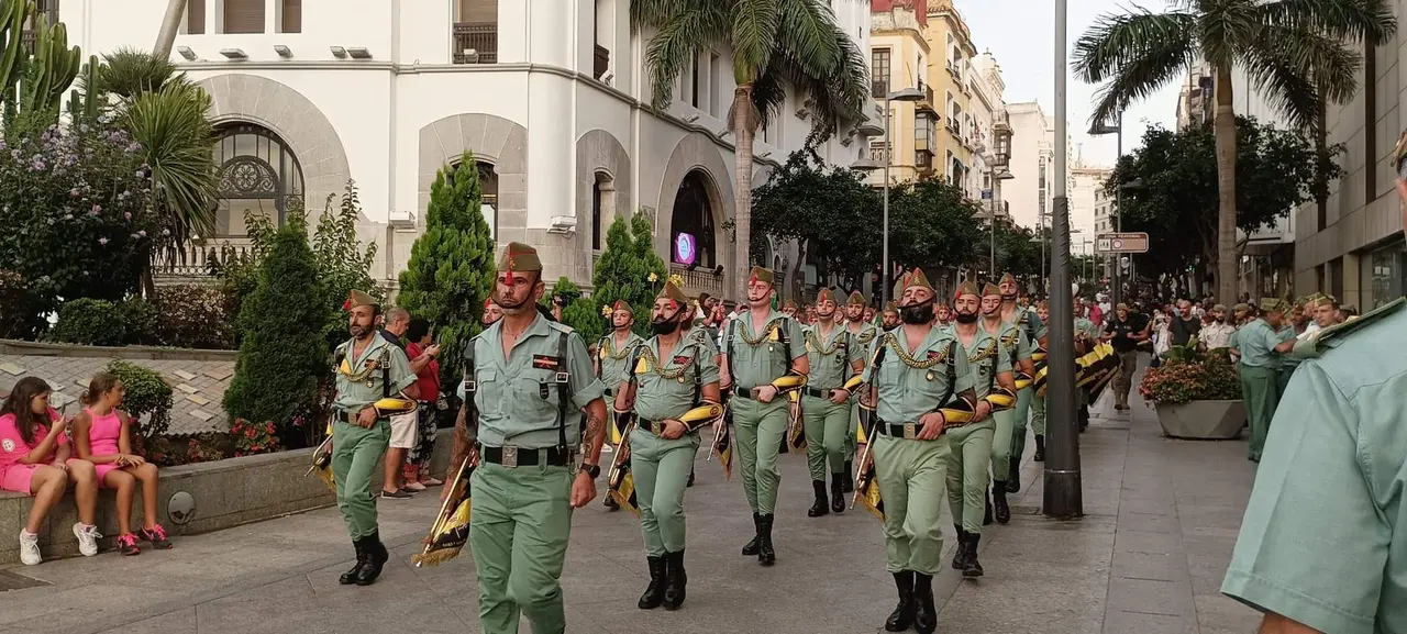 Exhibici&oacute;n de los Gastadores y de la banda de guerra de la Legi&oacute;n